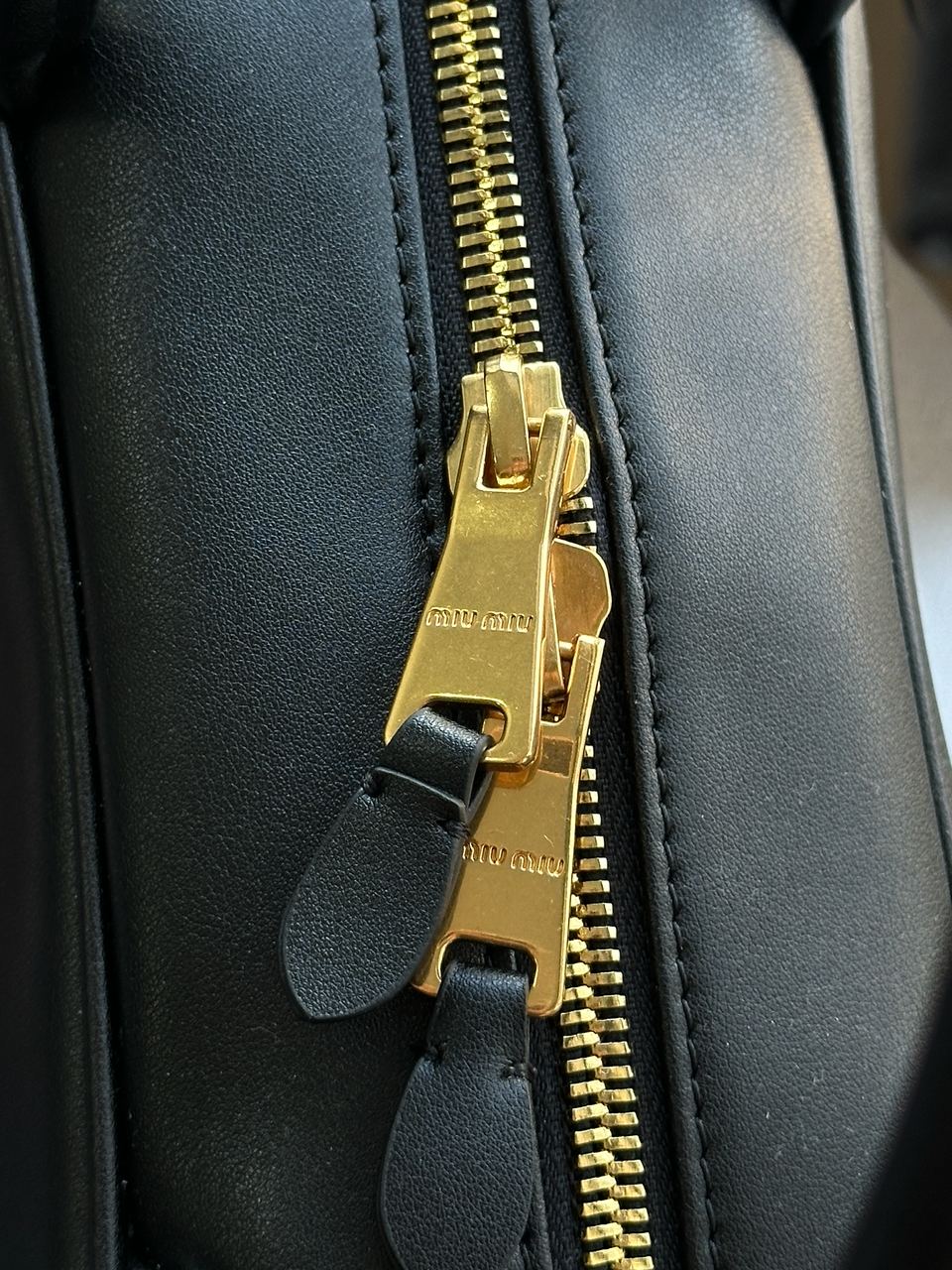 Miu Miu Black Leather Beau Top-Handle Bag - 6