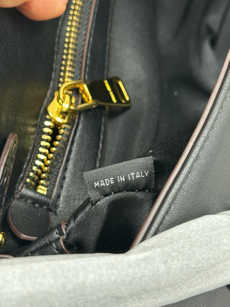 Miu Miu Black Leather Shoulder Bag Black - 14