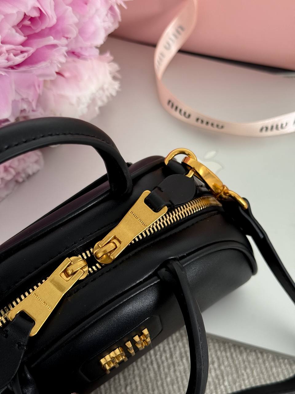 Miu Miu Leather Top-Handle Bag Black - 16