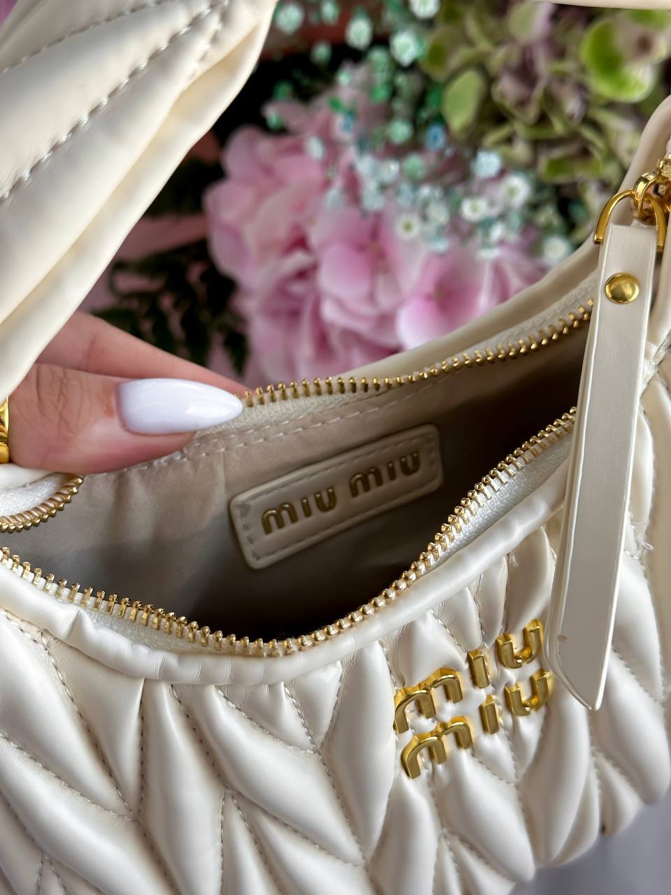 Miu Miu Wander Matelassé Nappa Leather Mini Hobo Bag Cream - 16