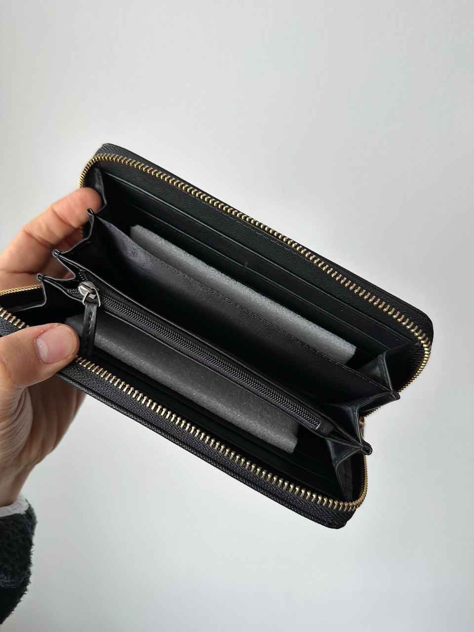 Prada Leather Round Zippy Long Wallet Nero Black - 14