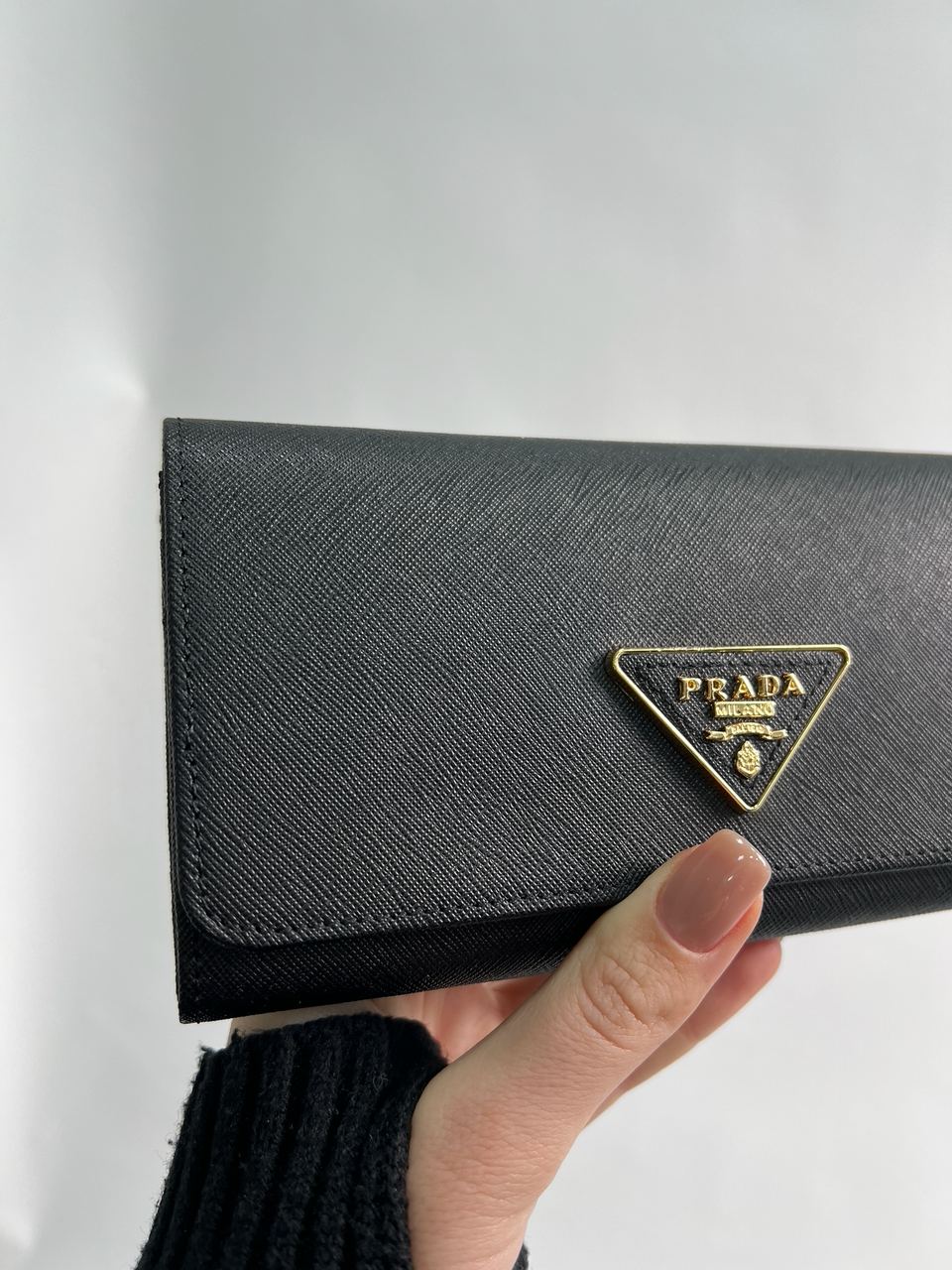 Prada Logo Leather Bi Fold Long Wallet Black - 9
