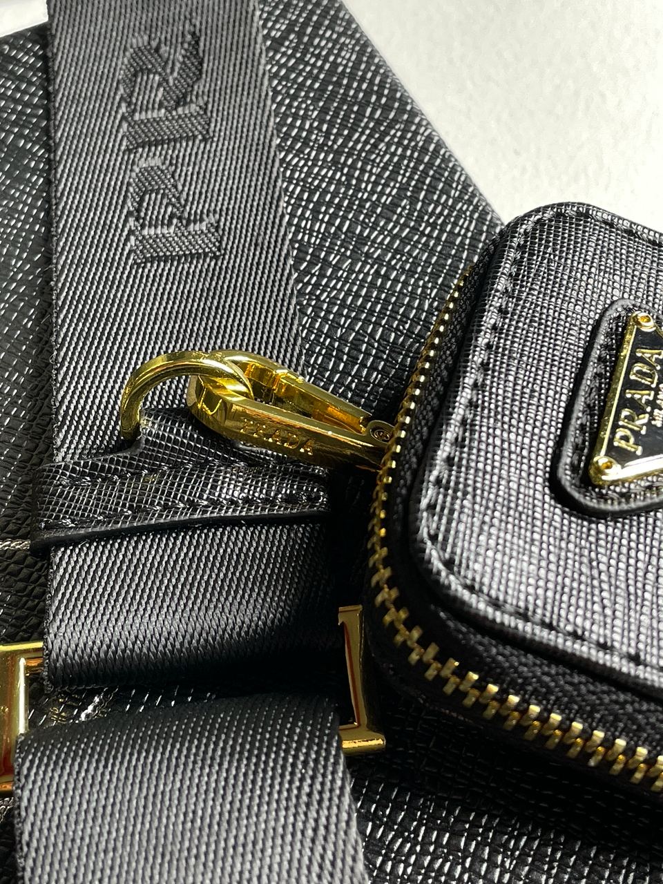 Prada Re-Edition 2005 Saffiano Leather Bag - 10