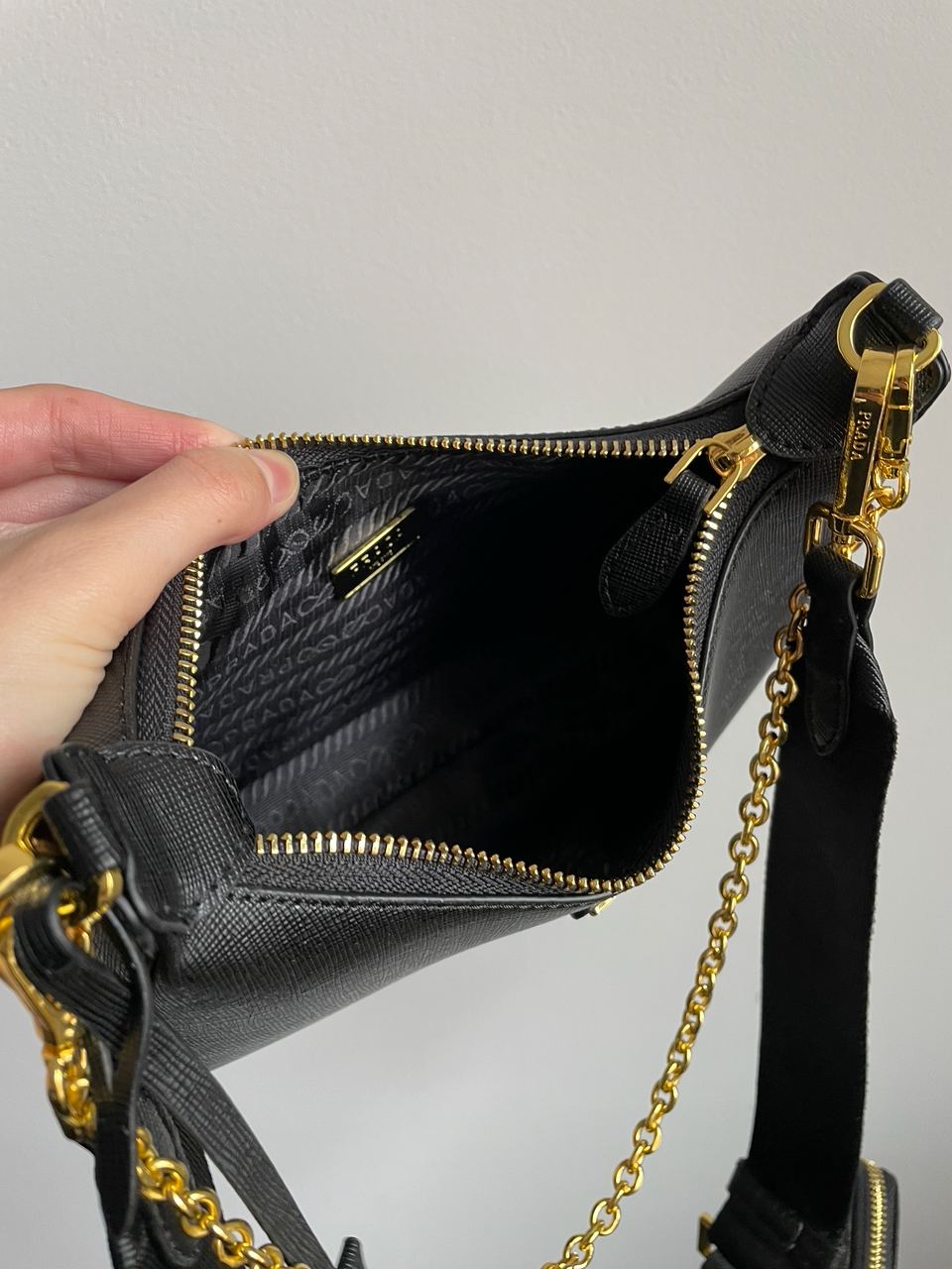 Prada Re-Edition 2005 Saffiano Leather Bag - 25