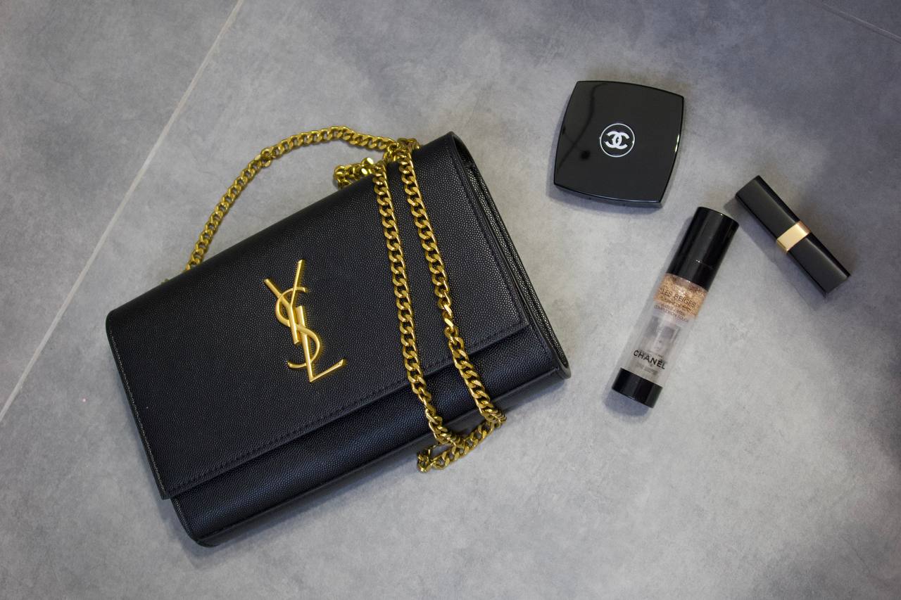 Saint Laurent Cassandra Small Shoulder Bag in Black Leather with Gold Hardware - 3