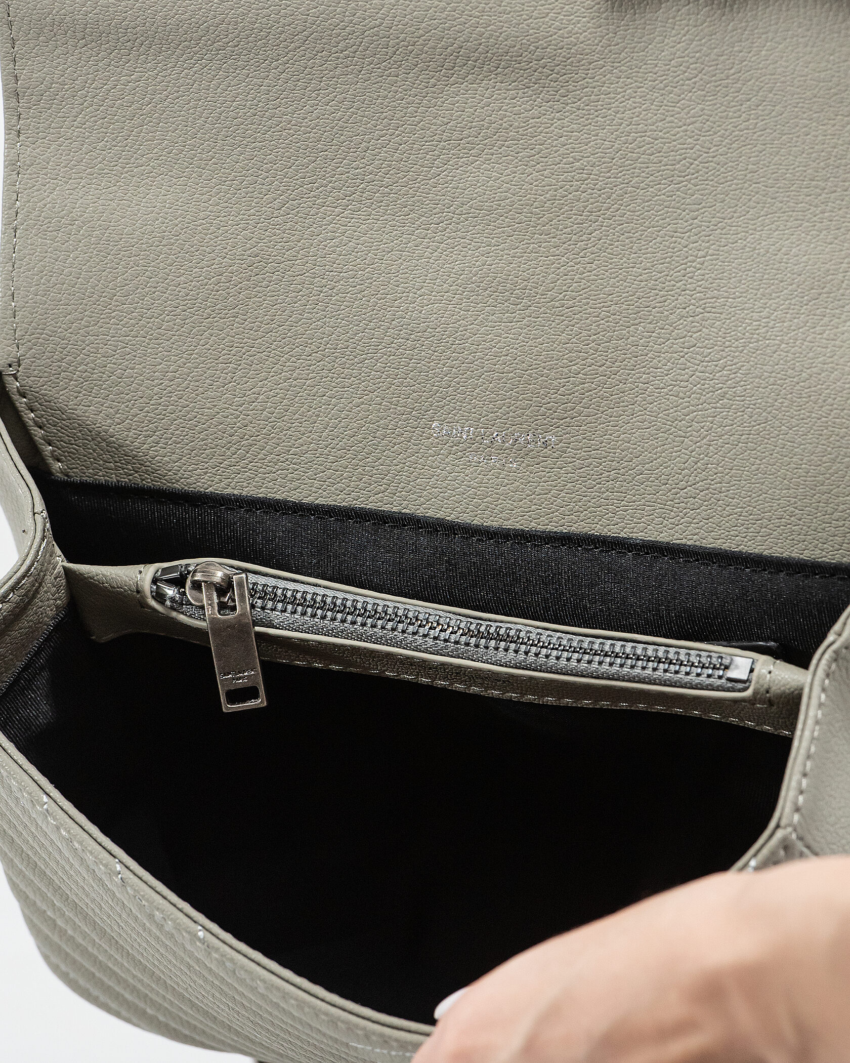 Saint Laurent College Medium in Quilted Leather Grey/Silver - 16