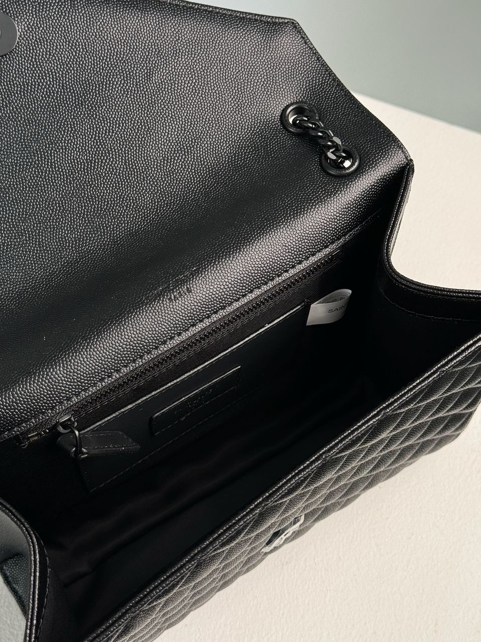 Saint Laurent Envelope Medium In Quilted Leather Black - 22