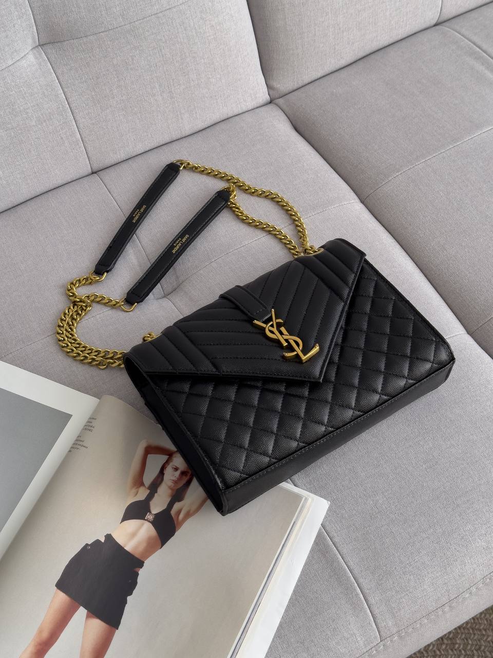 Saint Laurent Envelope Medium In Quilted Leather Gold - 7