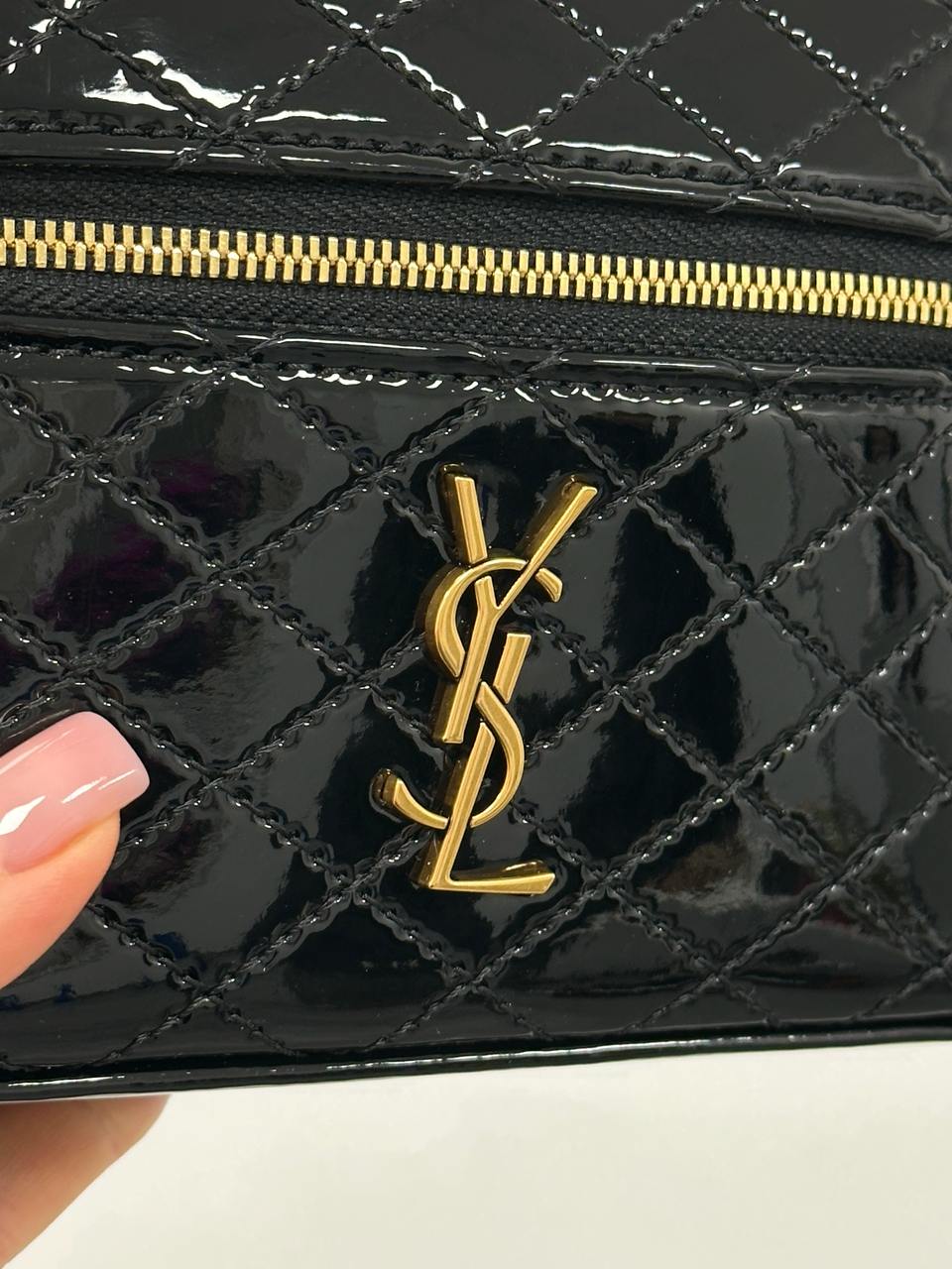 Saint Laurent Gaby Vanity Lacquered Leather Shoulder Bag Black - 5