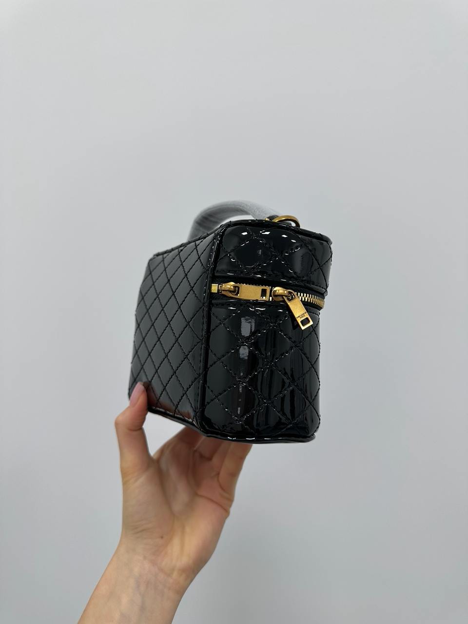 Saint Laurent Gaby Vanity Lacquered Leather Shoulder Bag Black - 7