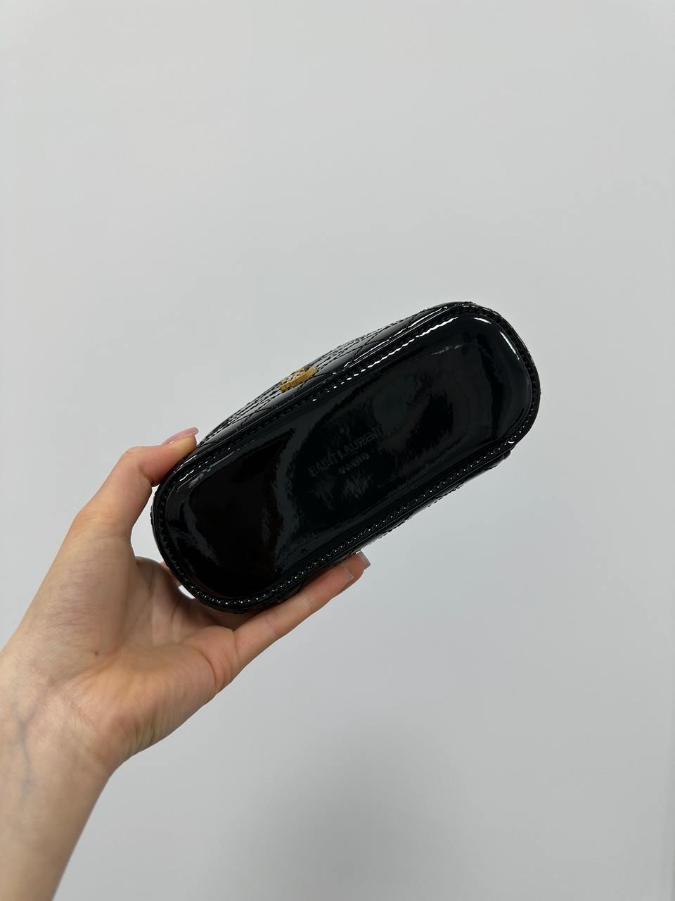 Saint Laurent Gaby Vanity Lacquered Leather Shoulder Bag Black - 8