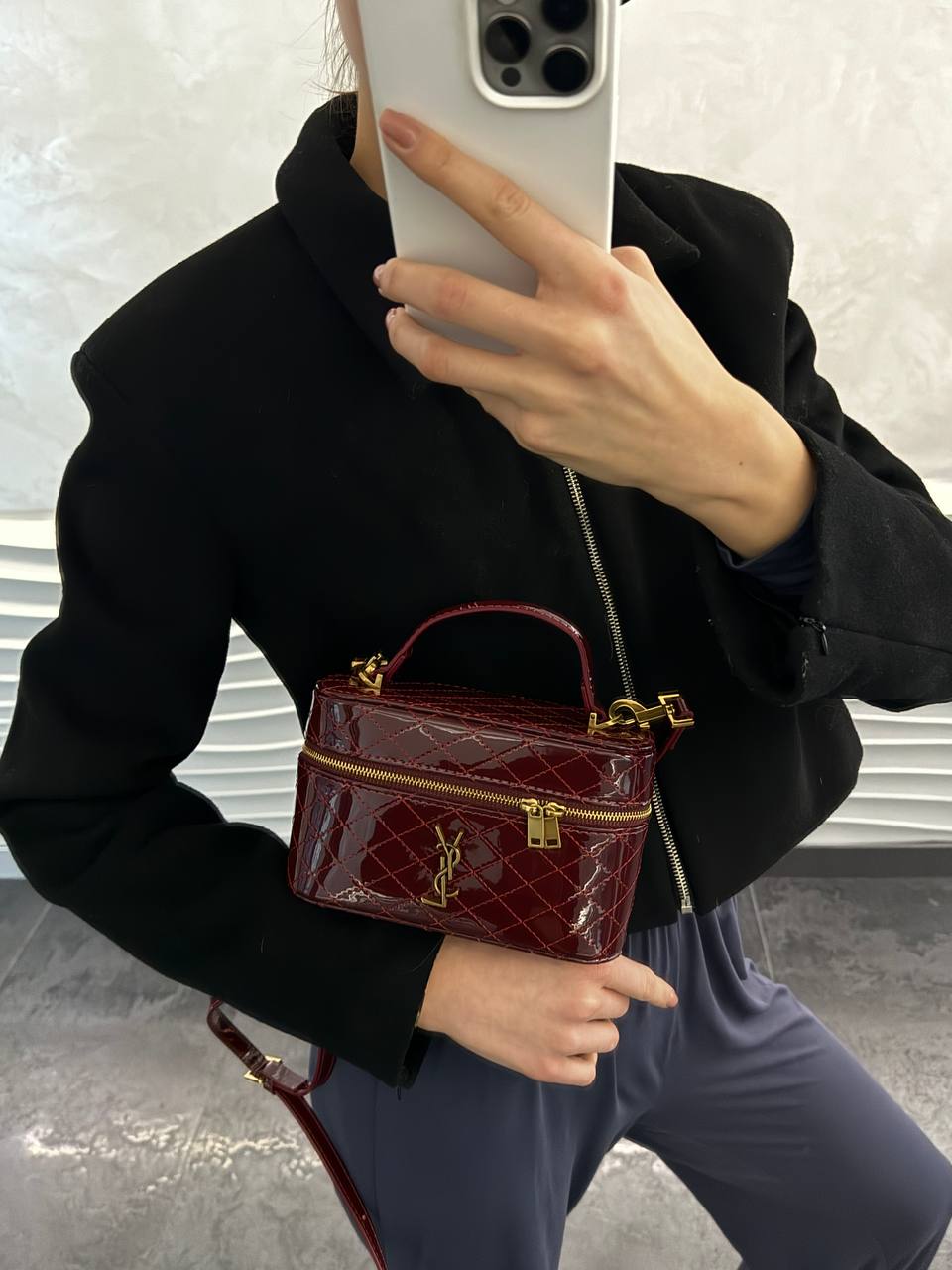 Saint Laurent Gaby Vanity Lacquered Leather Shoulder Bag Red - 2