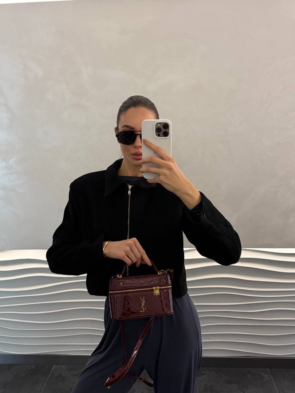 Saint Laurent Gaby Vanity Lacquered Leather Shoulder Bag Red - 4