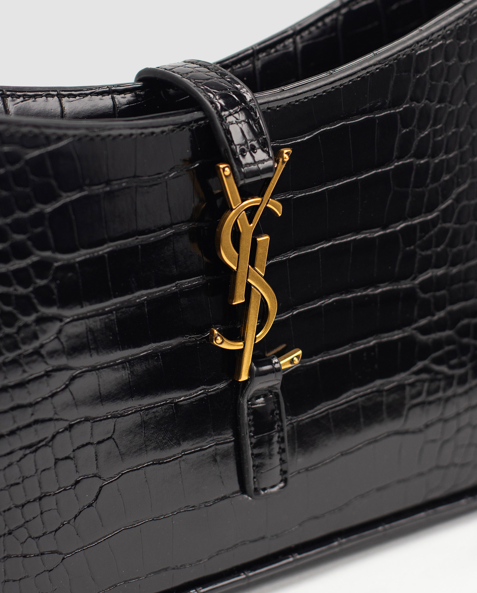 Saint Laurent Hobo Le 5 A 7 in Crocodile-Embossed Shiny Leather - 4