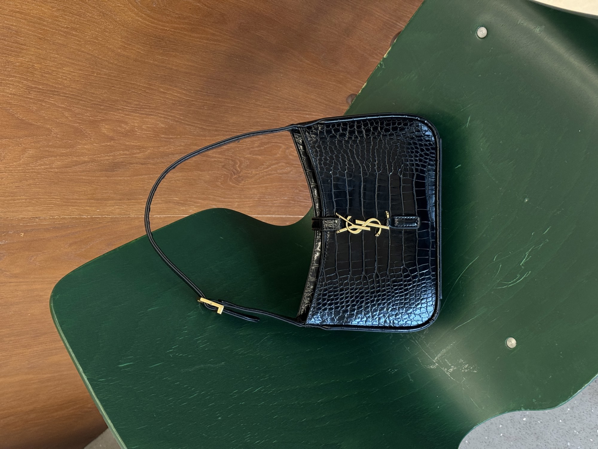 Saint Laurent Hobo Le 5 A 7 in Crocodile-Embossed Shiny Leather - 7