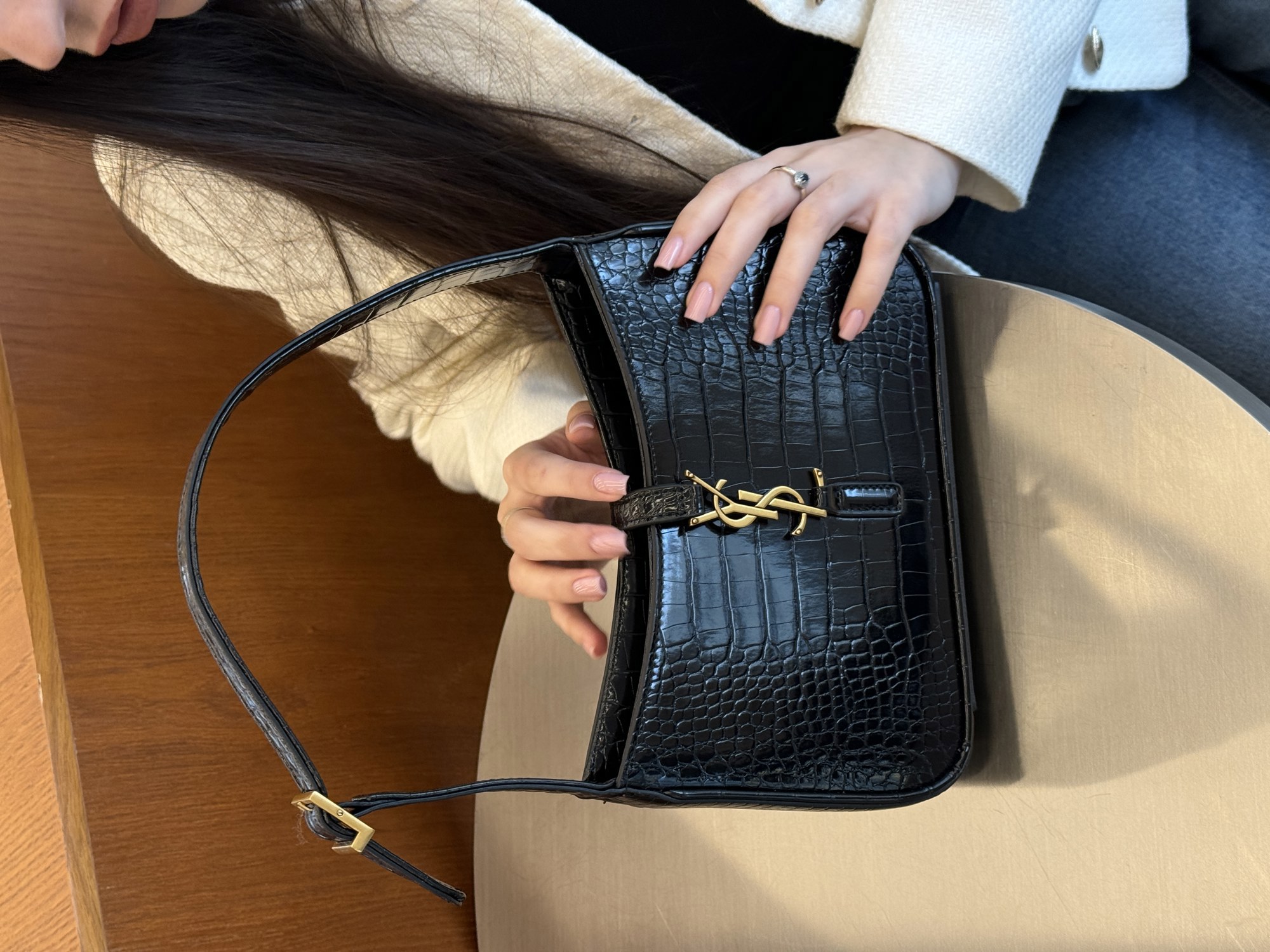 Saint Laurent Hobo Le 5 A 7 in Crocodile-Embossed Shiny Leather - 8