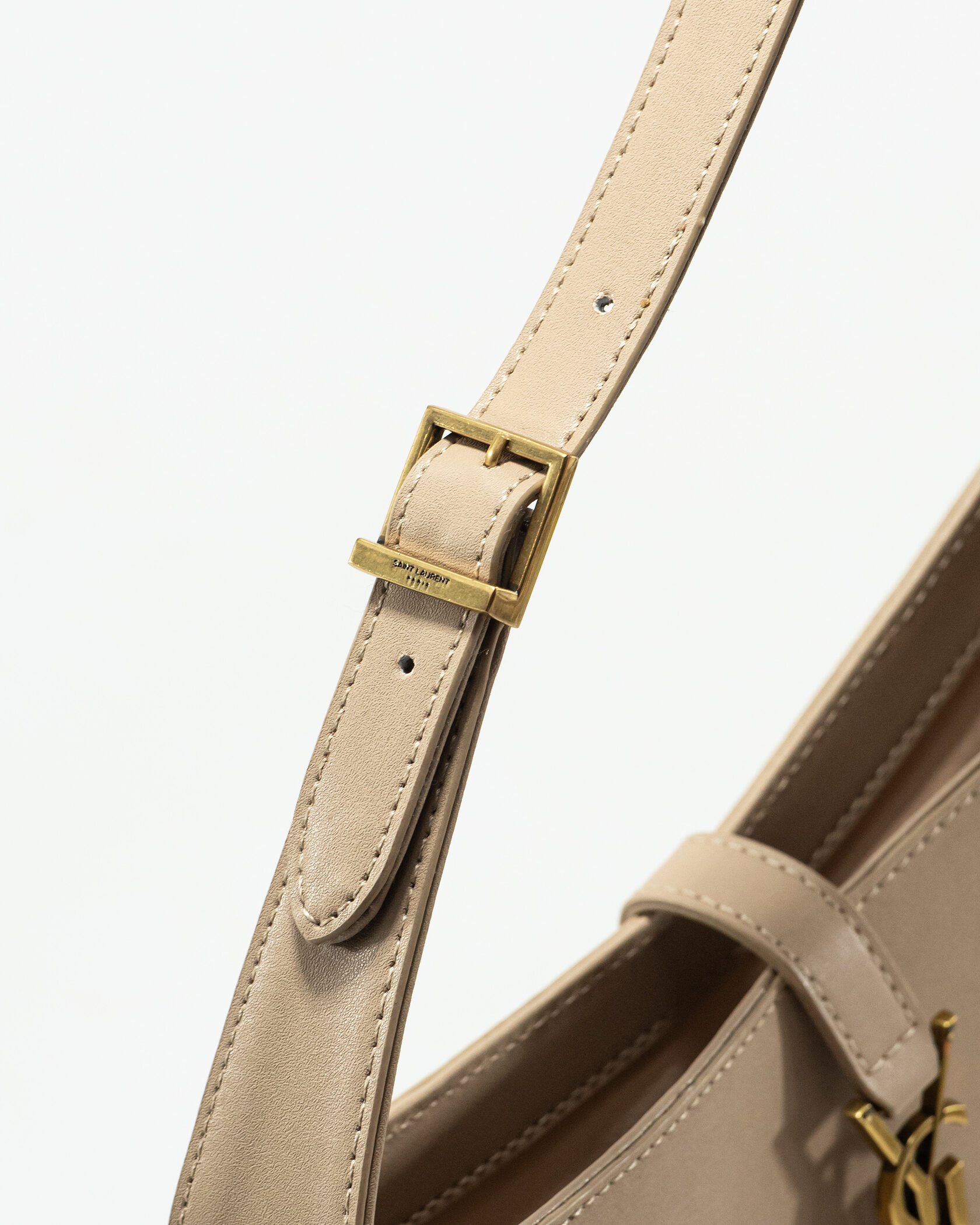 Saint Laurent Hobo Le 5 A 7 Leather Shoulder Bag in Beige/Gold - 9