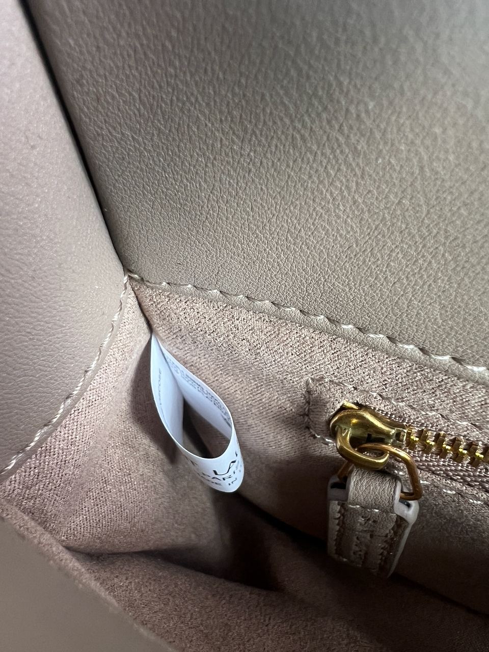 Saint Laurent Hobo Le 5 A 7 Leather Shoulder Bag in Beige/Gold - 9