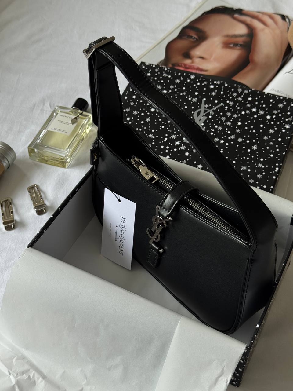 Saint Laurent Hobo Le 5 A 7 Leather Shoulder Bag in Black/Silver - 12