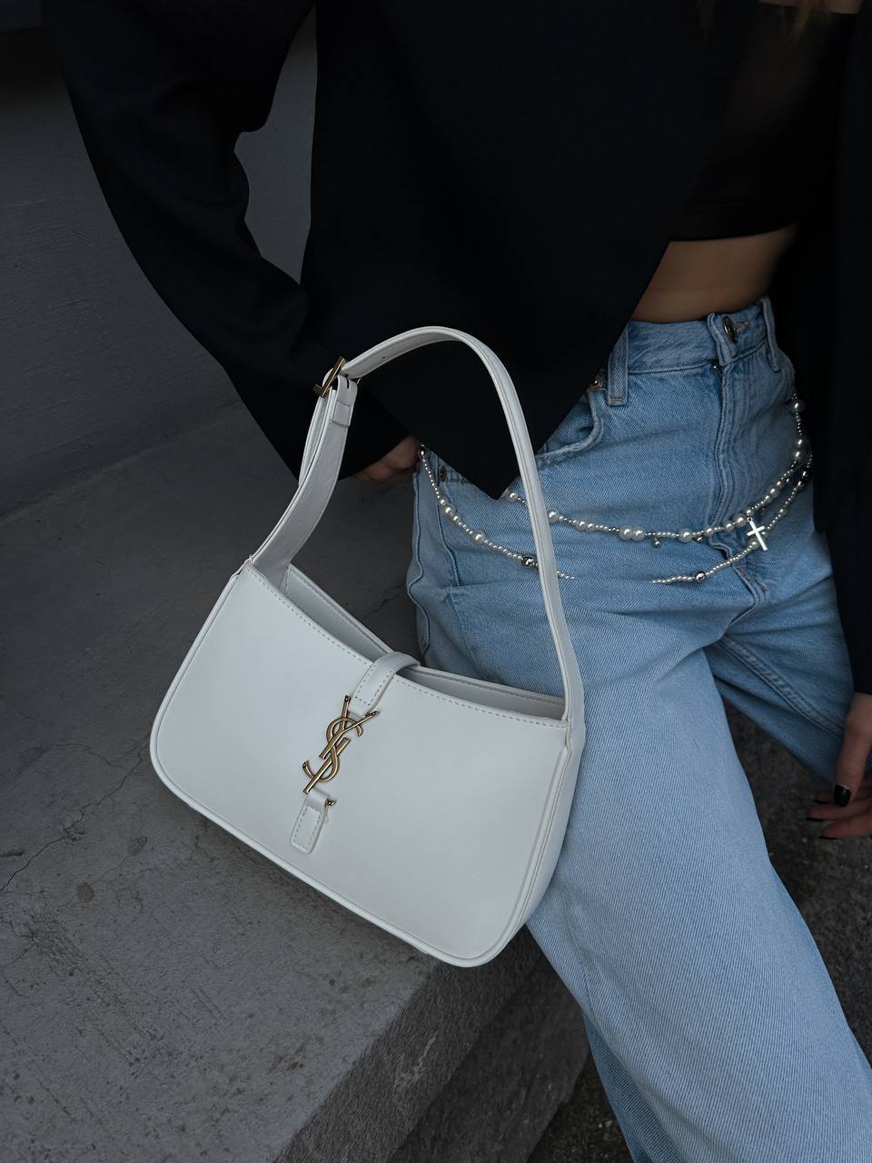 Saint Laurent Le 5 à 7 Hobo White - 2