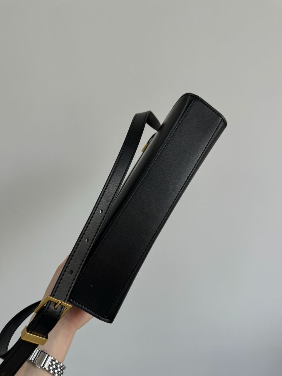 Saint Laurent Manhattan Large Leather Shoulder Bag Black - 26