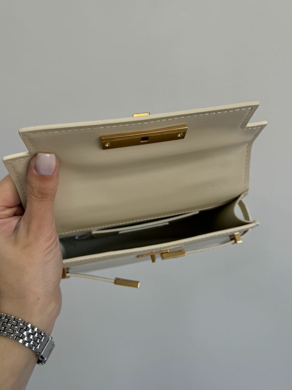 Saint Laurent Manhattan Mini Leather Shoulder Bag Cream - 23