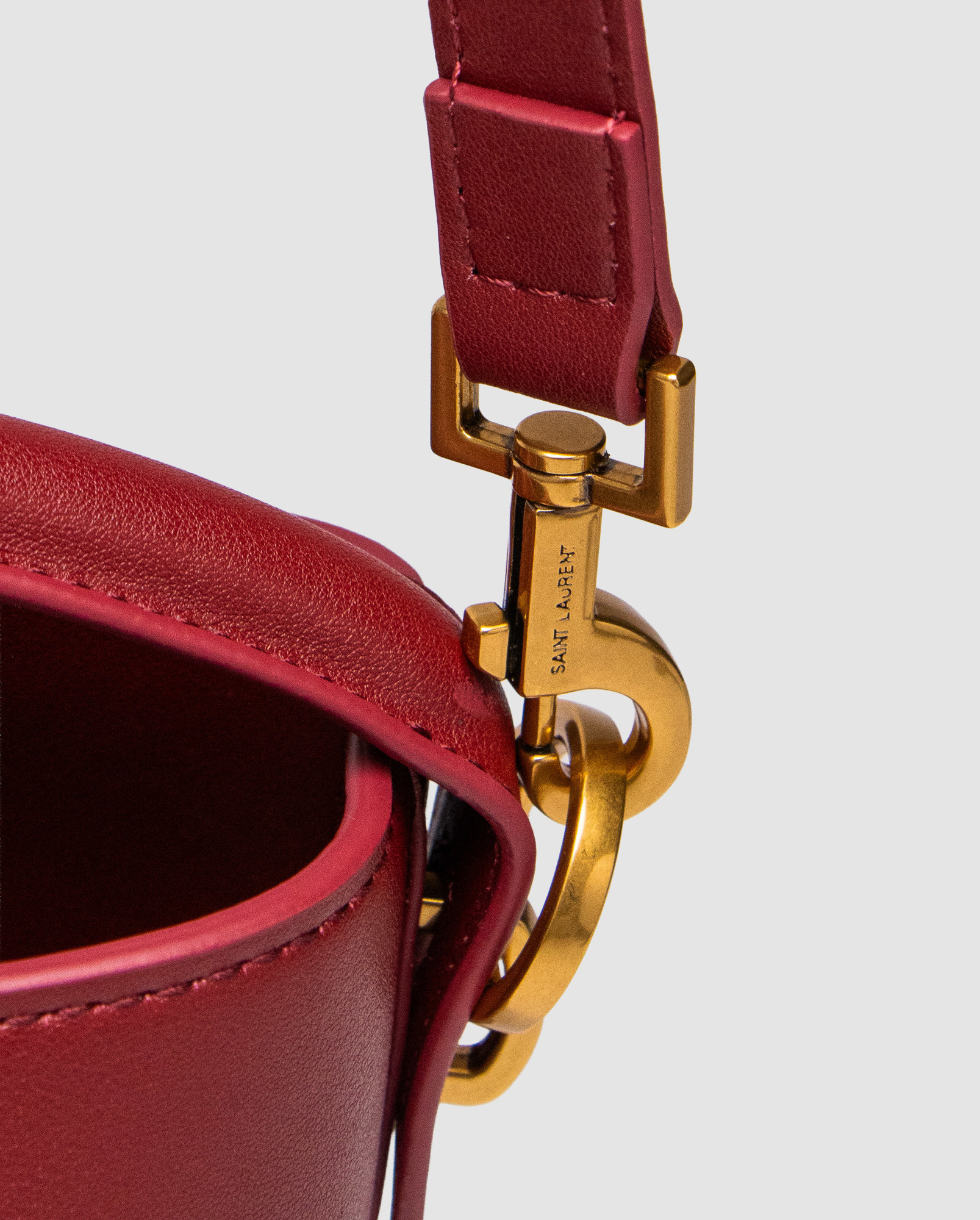 Saint Laurent Medium Le 37 Shiny Leather Bucket Bag Burgundy - 3