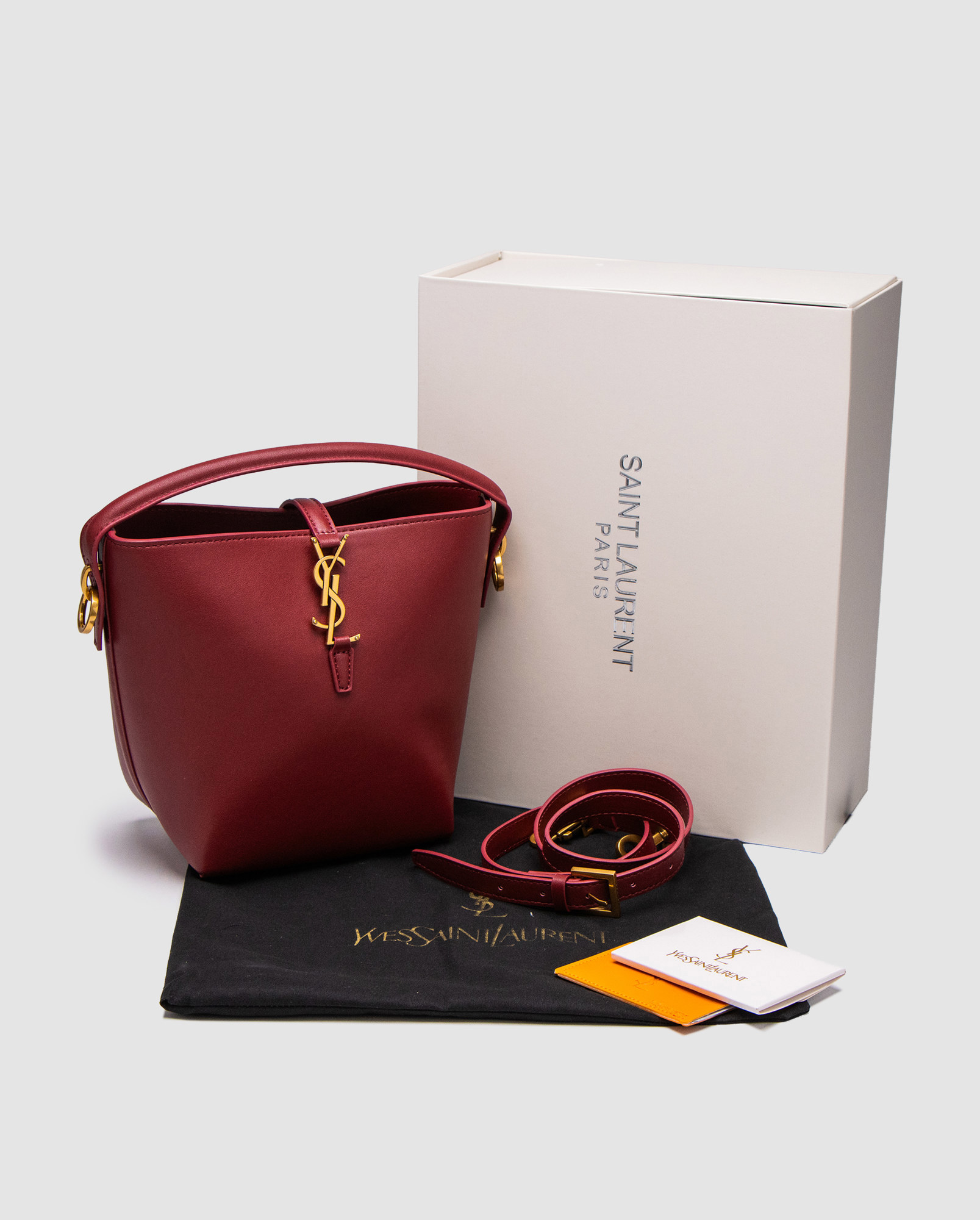 Saint Laurent Medium Le 37 Shiny Leather Bucket Bag Burgundy - 6