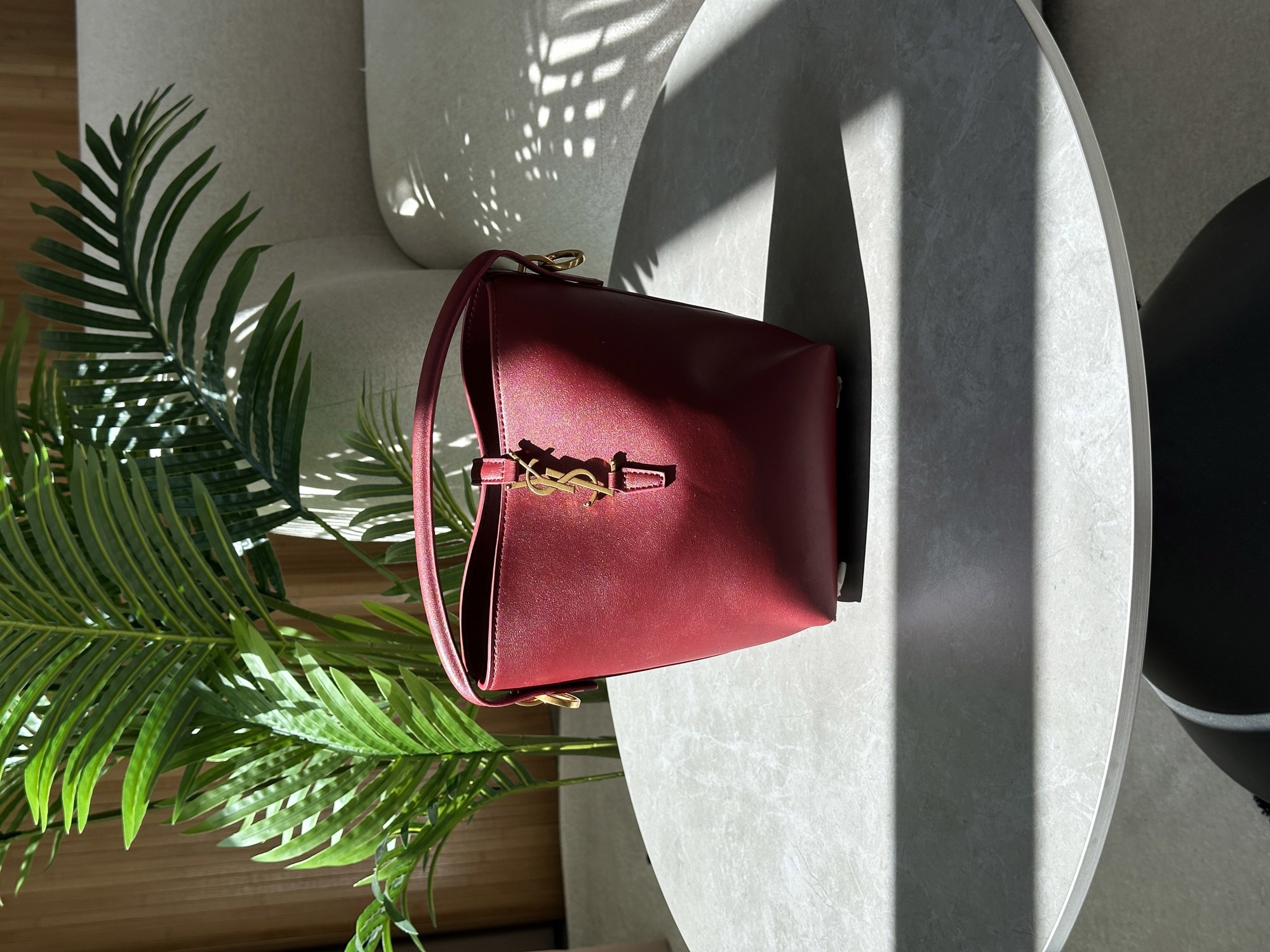 Saint Laurent Medium Le 37 Shiny Leather Bucket Bag Burgundy - 15