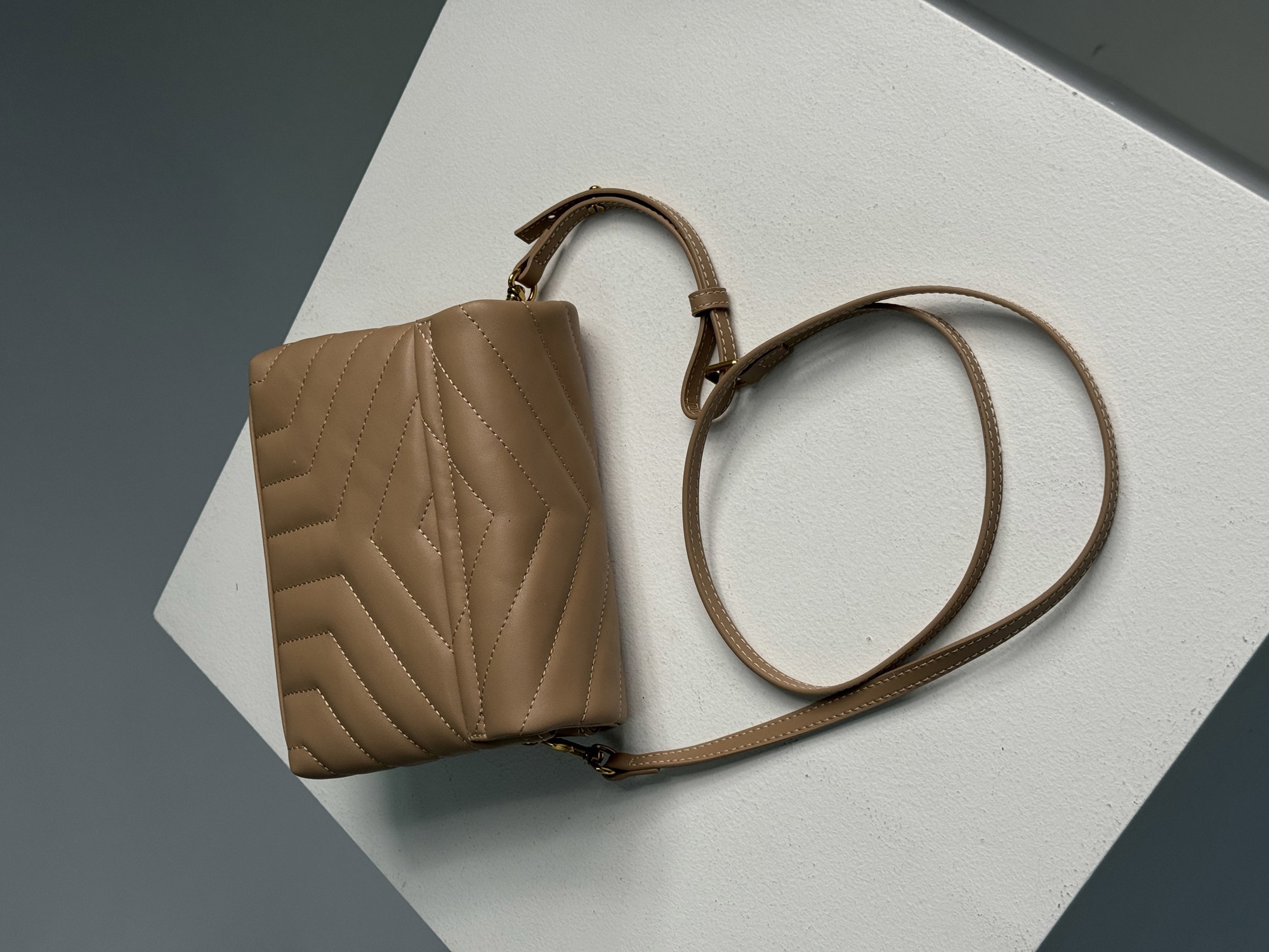 Saint Laurent Toy LouLou In Quilted Leather Beige/Gold - 14