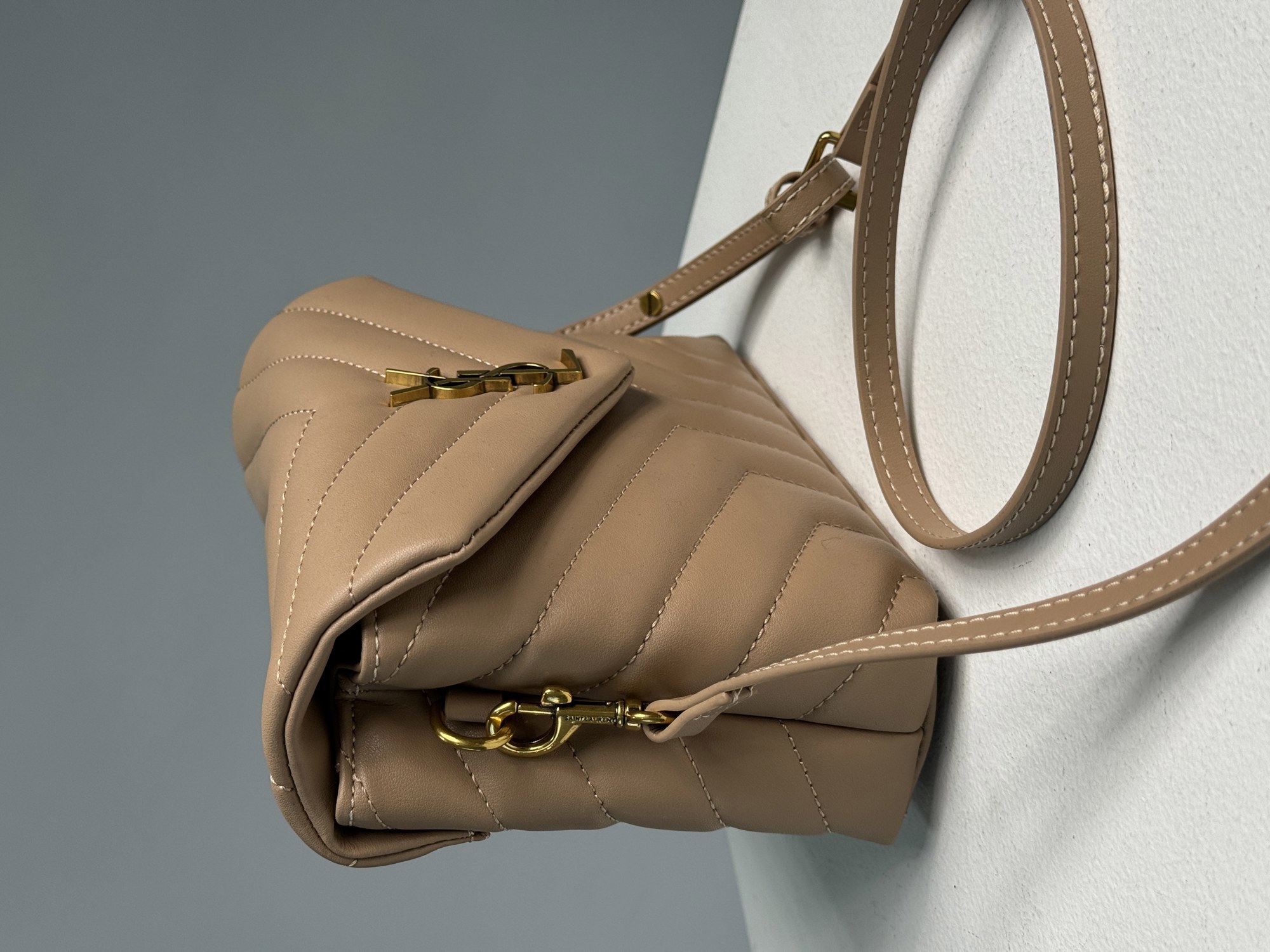 Saint Laurent Toy LouLou In Quilted Leather Beige/Gold - 13