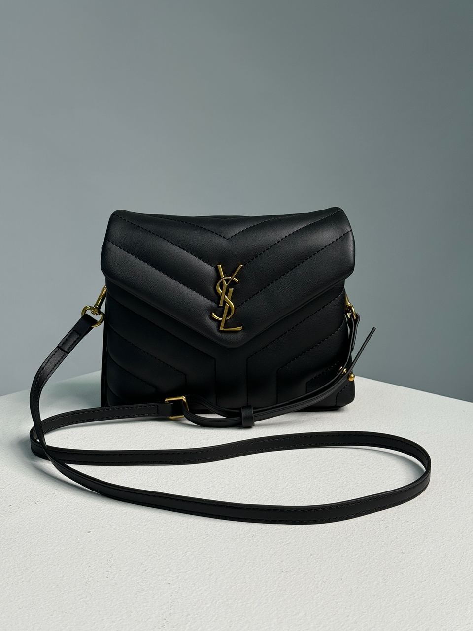 Saint Laurent Toy LouLou In Quilted Leather Black/Gold - 3