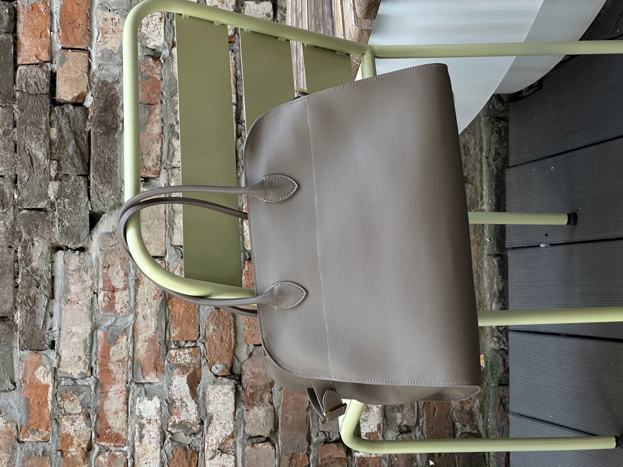 The Row Soft Margaux 39 Bag in Leather Brown Capucines (без бре - 8