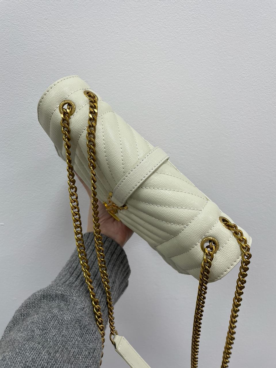 YSL Envelope Medium In Quilted Grain De Poudre Embossed Leather - 10