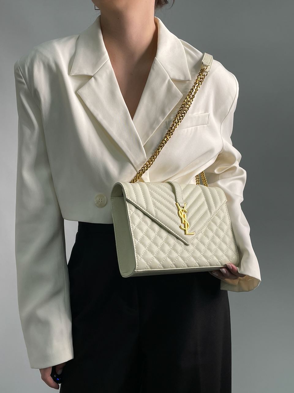 YSL Envelope Medium In Quilted Grain De Poudre Embossed Leather - 6