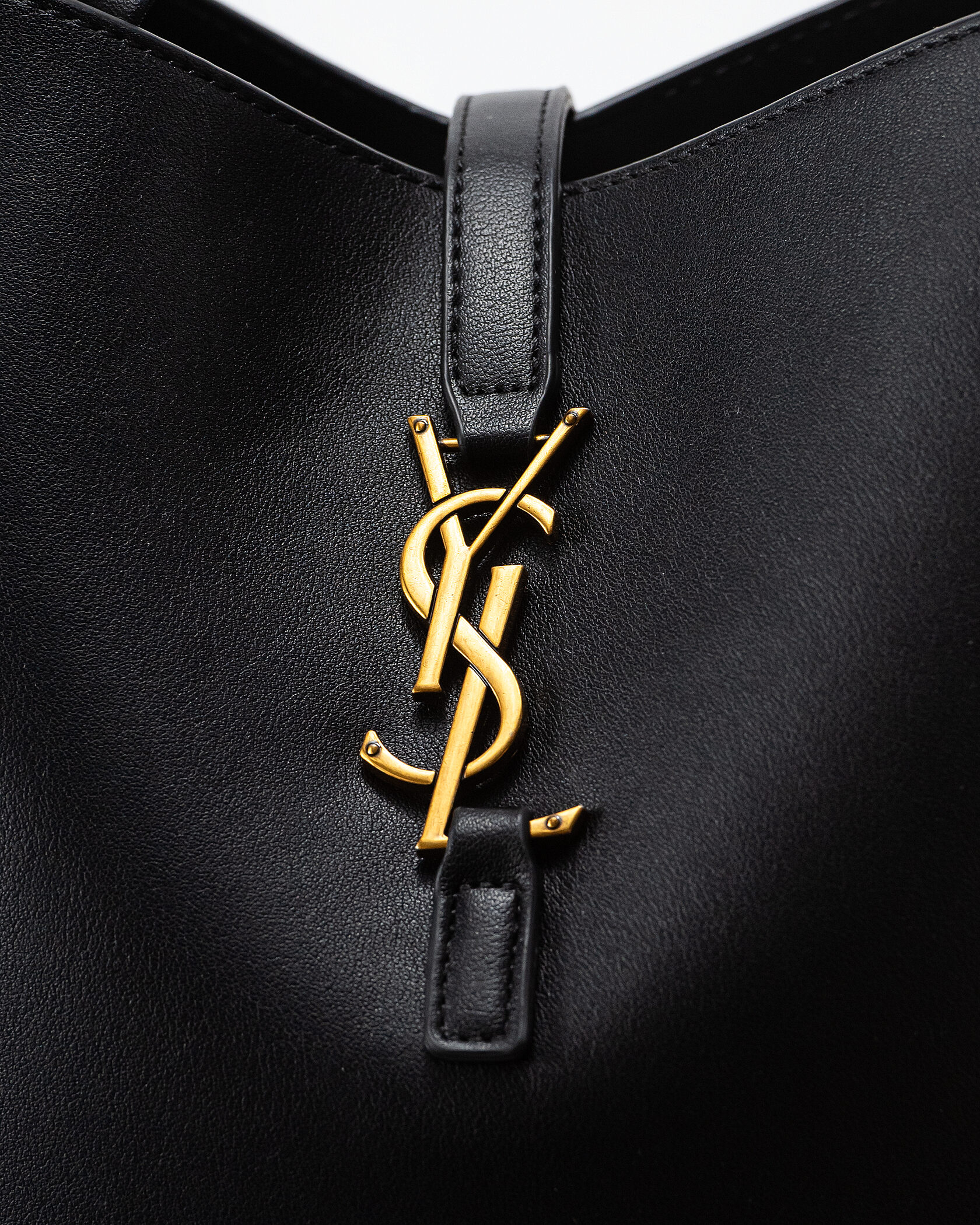 Yves Saint Lauren LE 5 À 7 supple small in grained leather - 7