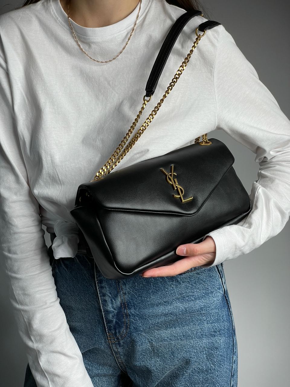 Yves Saint Laurent Calypso In Plunged Lambskin Black - 5