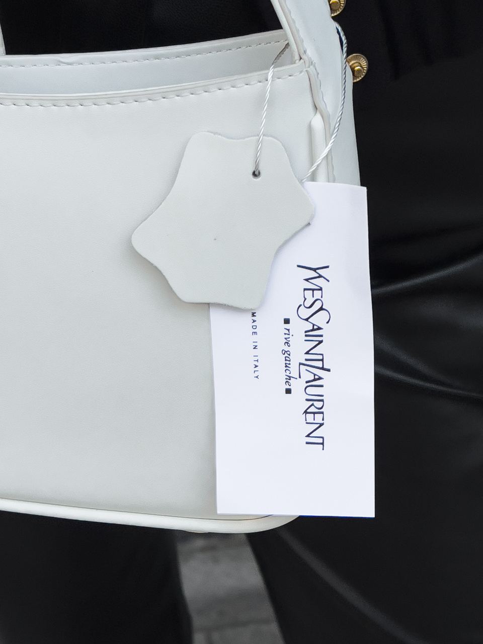 Yves Saint Laurent Hobo White - 19