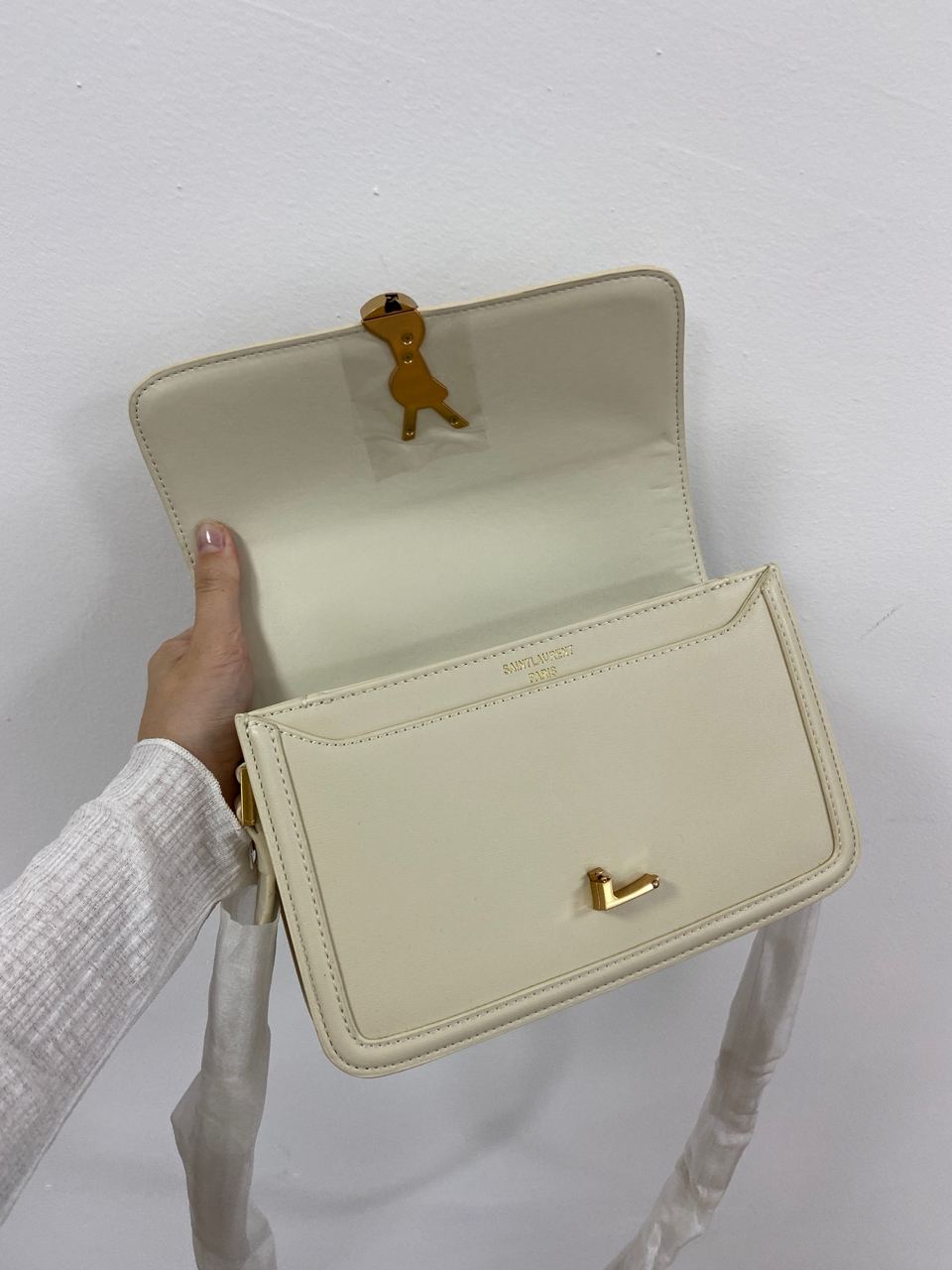 Yves Saint Laurent Medium Solferino Cream - 17