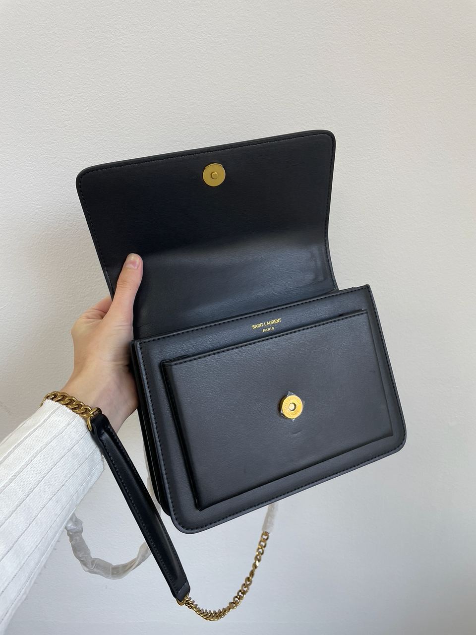 Yves Saint Laurent Medium Sunset in Smooth Leather Black/Gold - 25