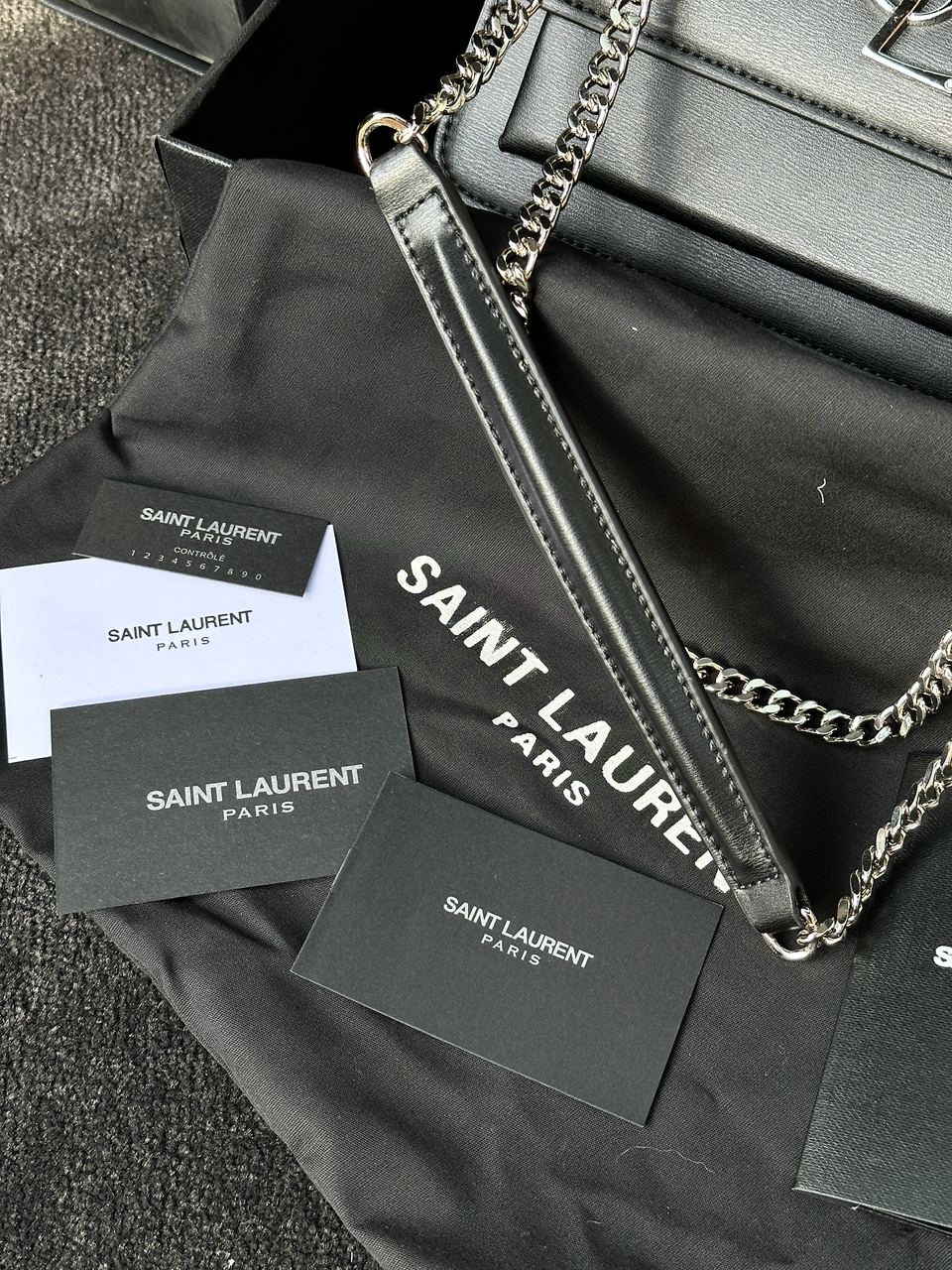 Yves Saint Laurent Medium Sunset in Smooth Leather Black/Silver - 17